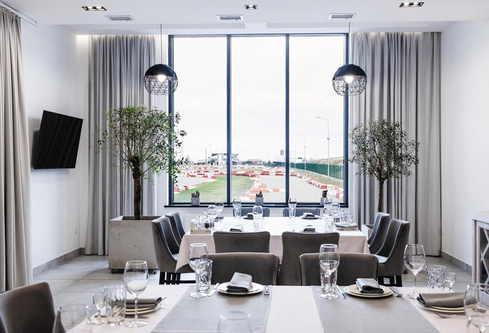 Otto Hotel-Restaurant Rivne Exterior photo