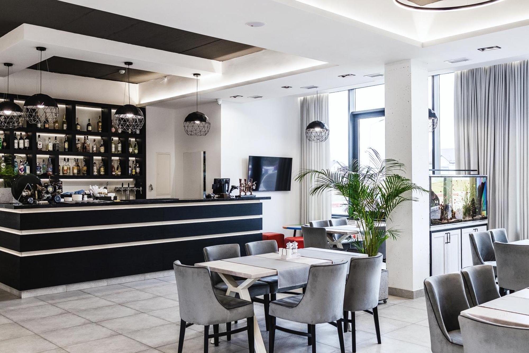 Otto Hotel-Restaurant Rivne Exterior photo