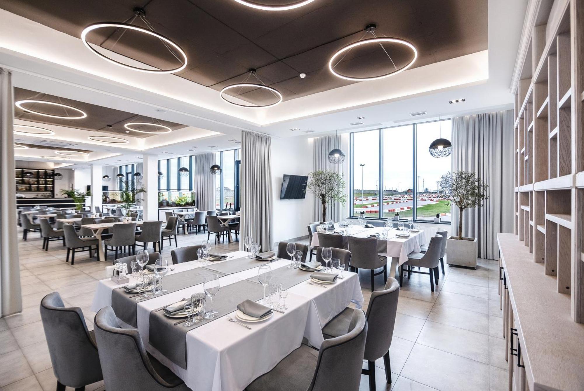 Otto Hotel-Restaurant Rivne Exterior photo